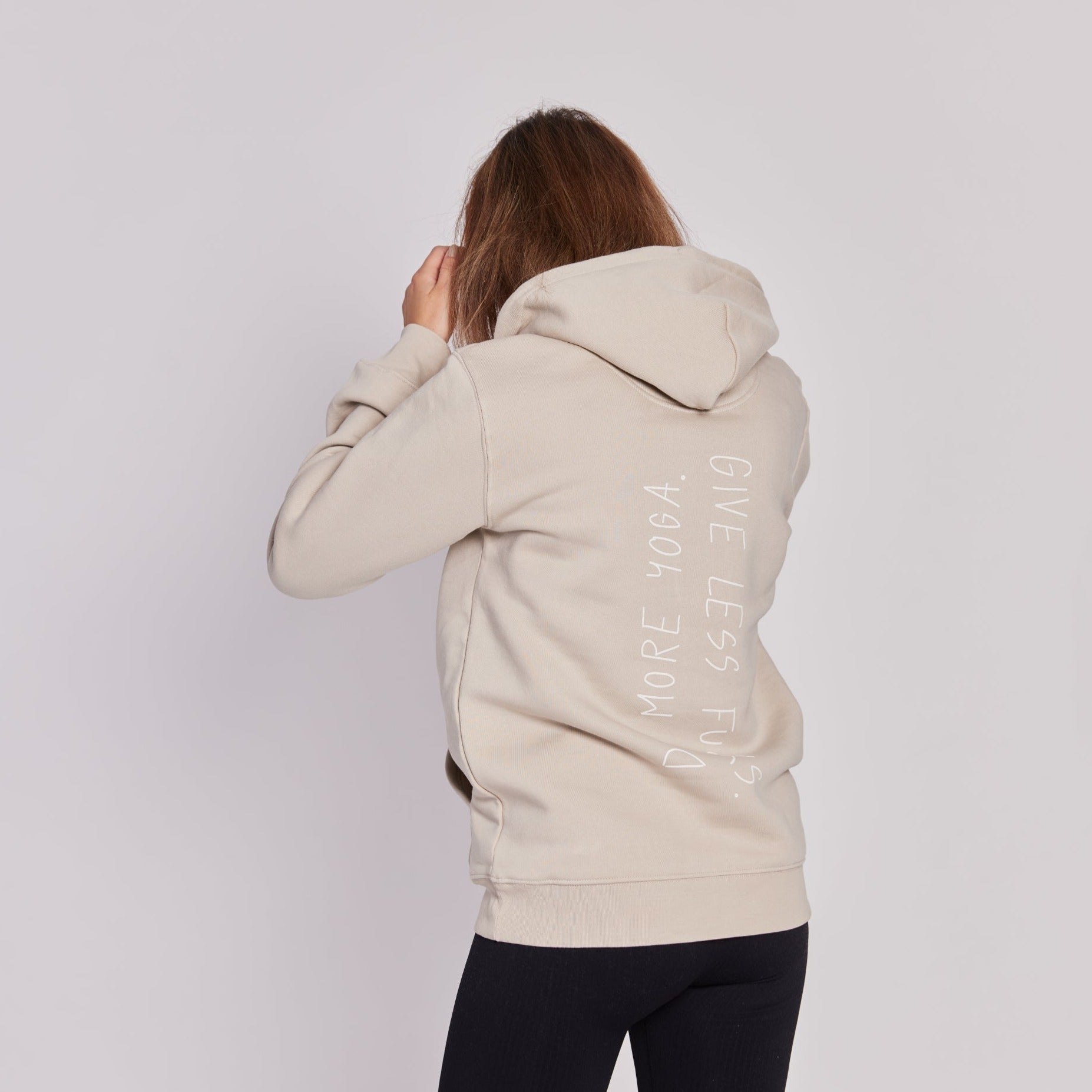 unisex hoodie „do more yoga. give less fucks.“