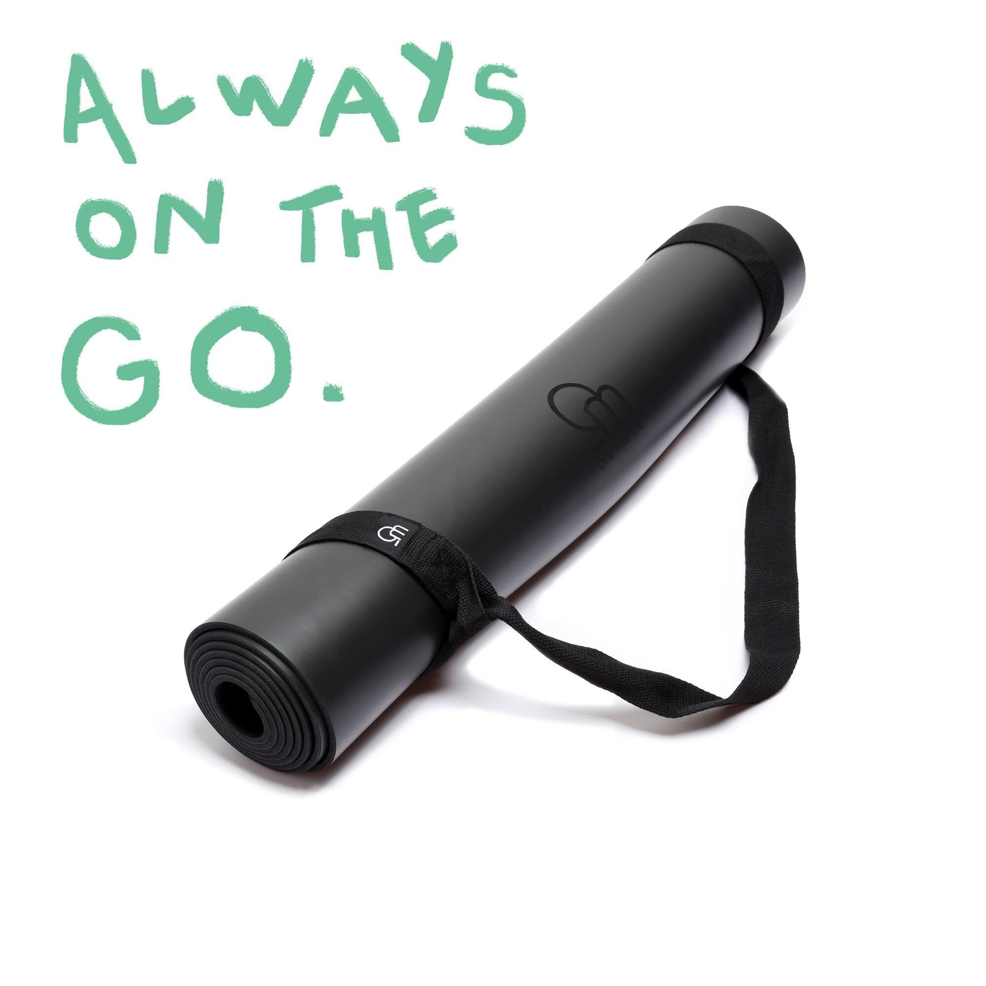 One Mantra Yogamatte Rutschfest zusammengerollt