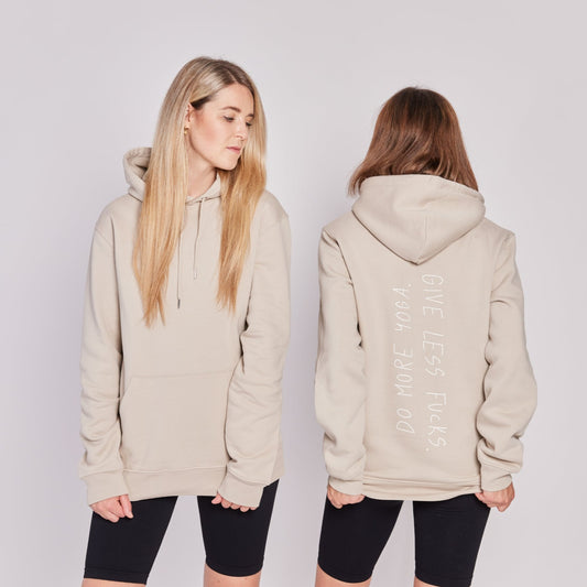 unisex hoodie „do more yoga. give less fucks.“ - organic/desert dust/medium fit
