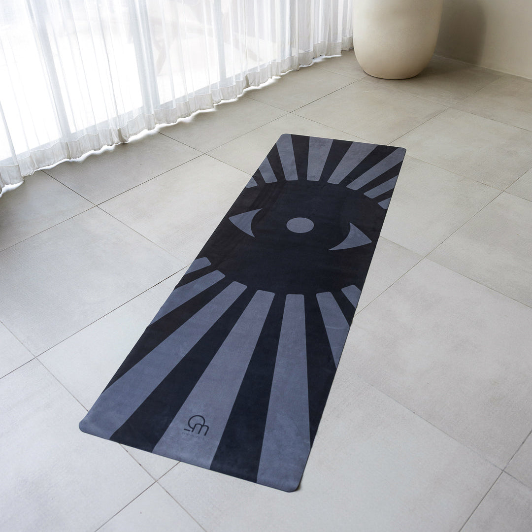 Third Eye Mat am Boden